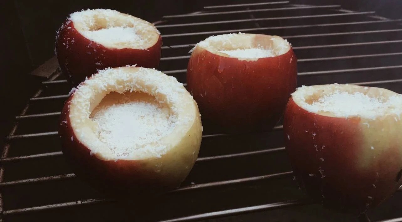 Afterparty? Apples filled with rum raisins and vanilla sauce! Bild 2 - KLAUWE BBQ